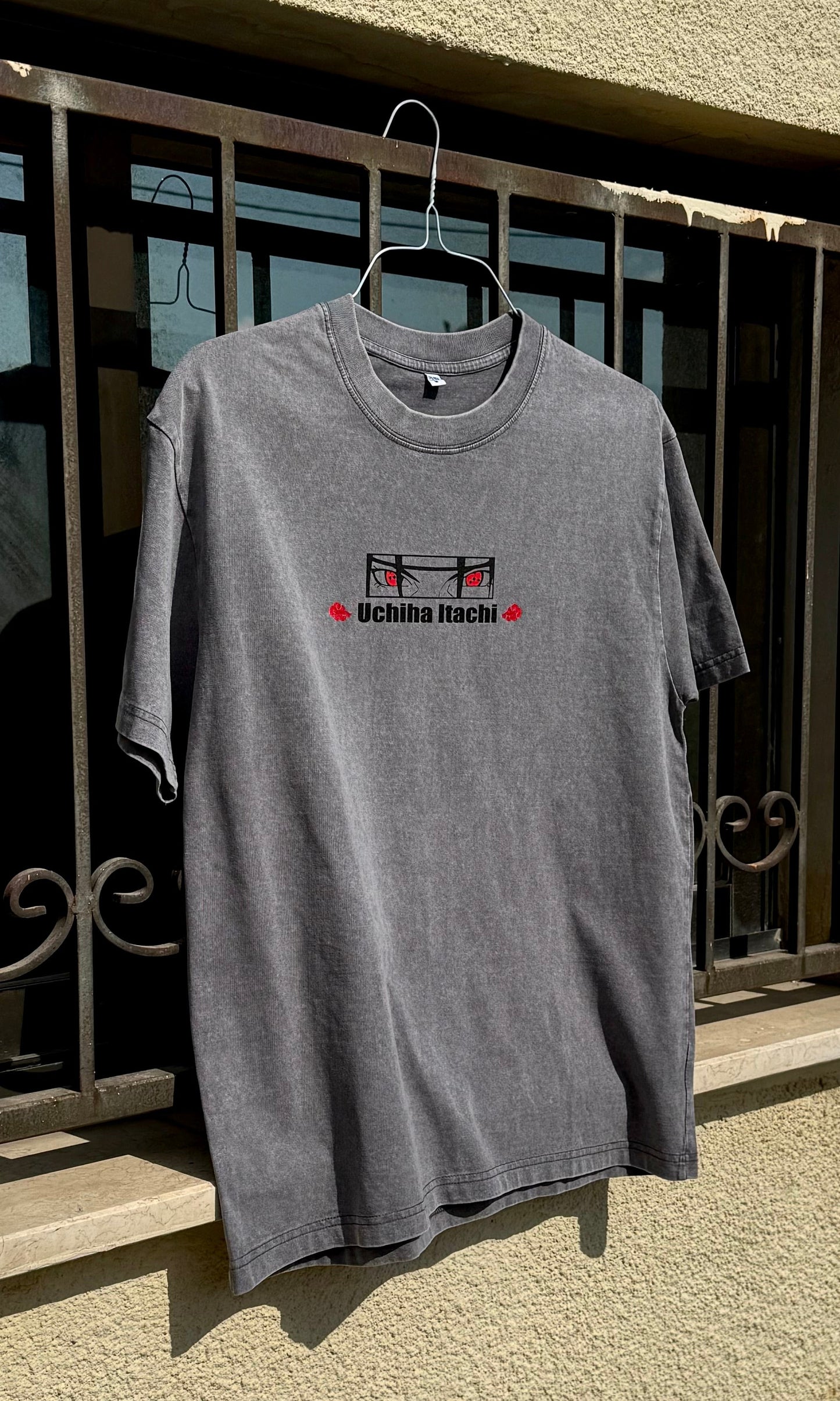 Itachi Akatsuki - Oversized T-shirt